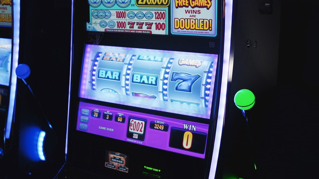 Pengalaman bermain slot game mobile yang menarik dan mudah diakses oleh pengguna hstoto
